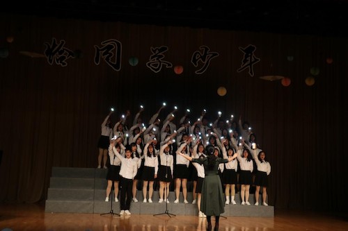 汉语言文学类182班 《梨花又开放》